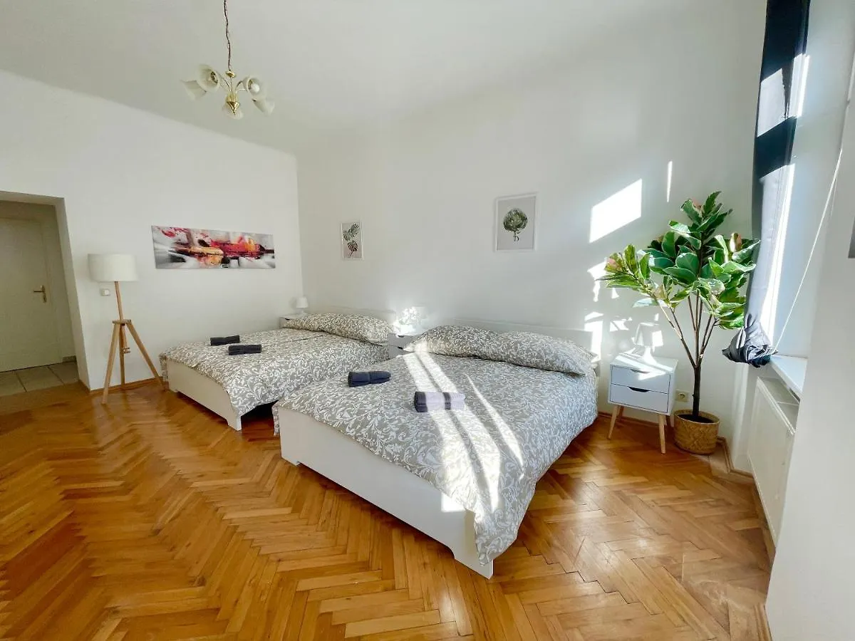 Sunny & Calm 45 M2 Apartment Viyana